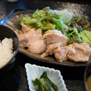 パチンコ 工房 - 料理写真:鶏の塩麹蒸し定食