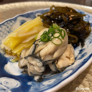 和楽 - パチンコ ミリオンゴッド写真:牡蠣の塩煮に黄韮の御浸しとすき昆布の胡麻酢和え