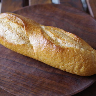 フランスベ－カリー - 料理写真:フランスパン(ハーフ)